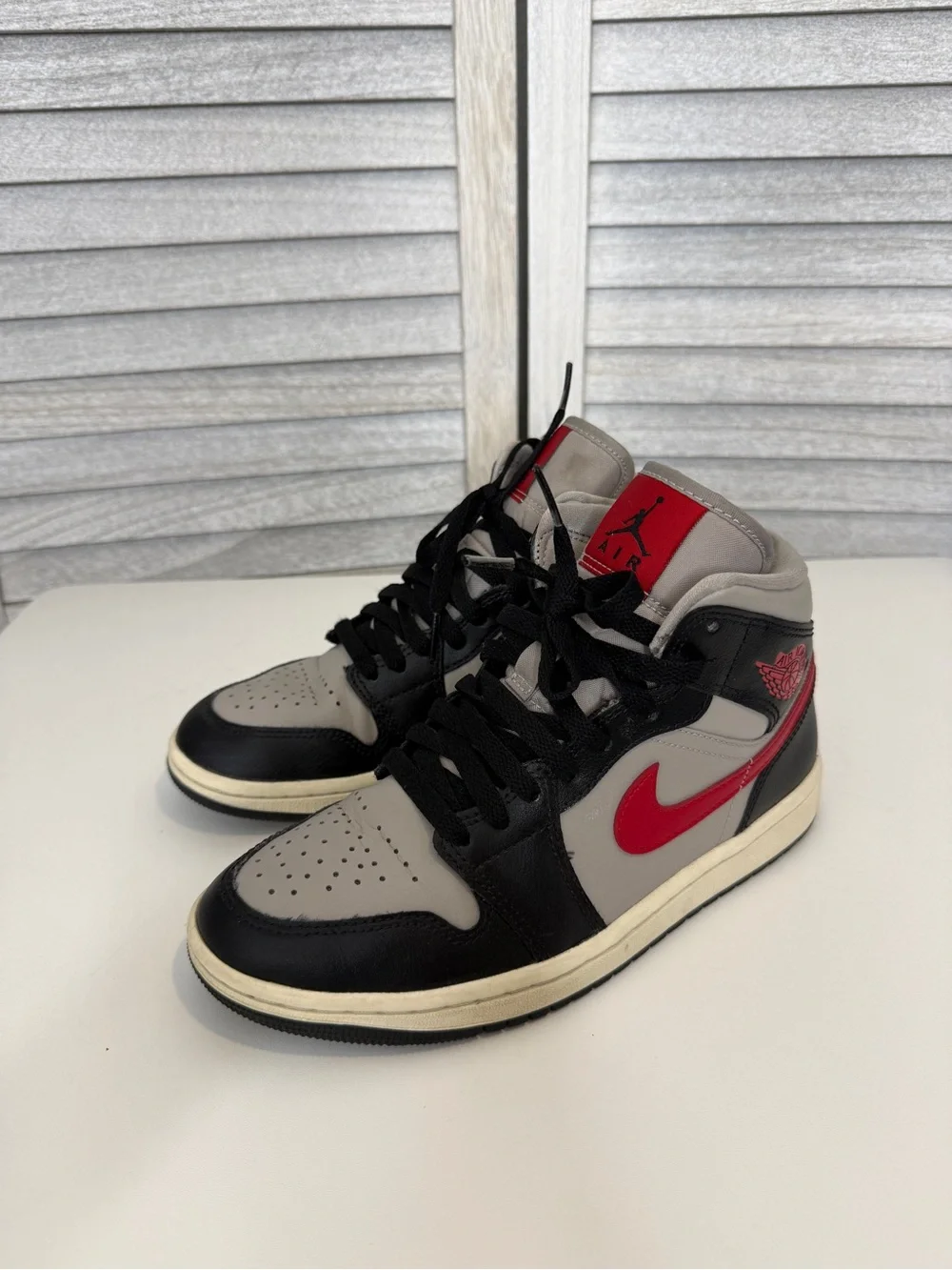Nike Air Jordan 1 Mid Black Gym Red College Grey Women’s Size 7